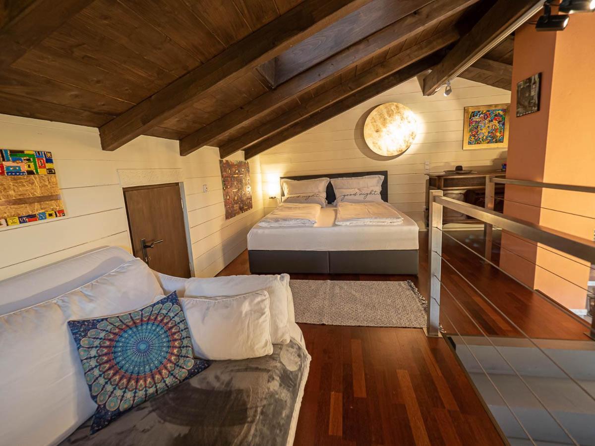 Kunst Im Loft Apartment Seeon Seebruck Bagian luar foto
